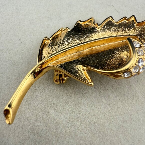Gold Tone Leaf Brooch With Sparkling Rhinestones Vintage Style - Picture 3 of 5